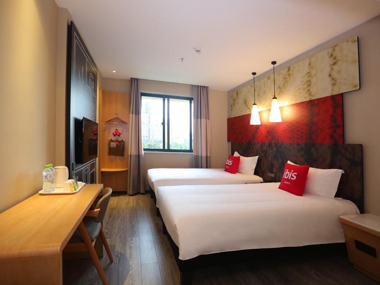 Ibis Haikou Injoy Plaza Hotel Екстер'єр фото